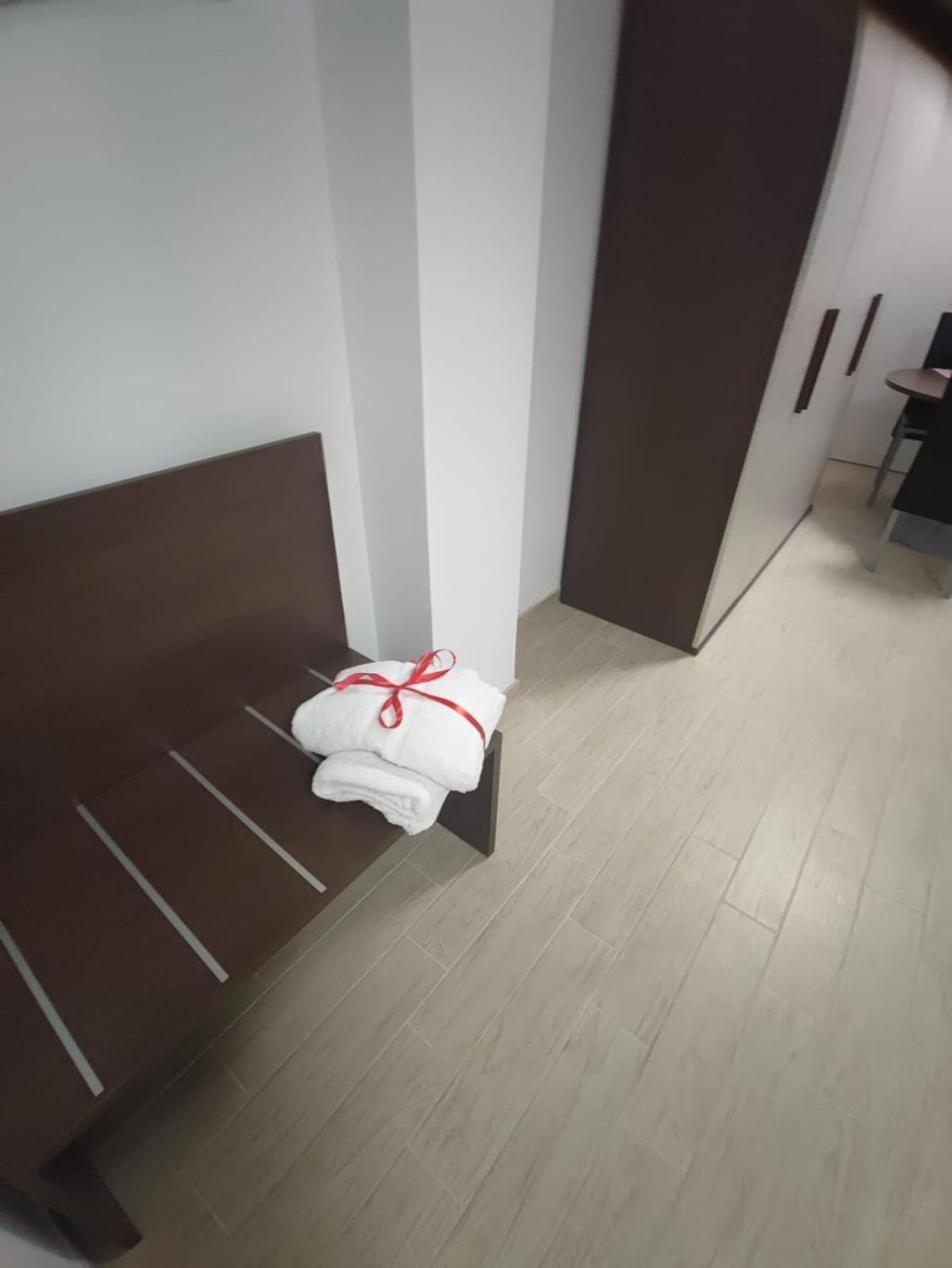 Piazza Dante Hotell Taranto Exteriör bild